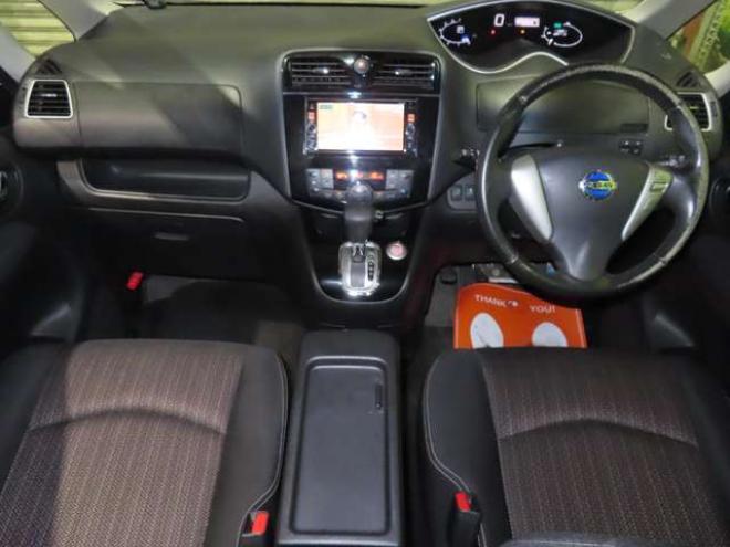 セレナ2.0 ハイウェイスター Vセレクション+Safety 4WD　防錆塗装4WDTVナビBカメ後席モニタ 2000