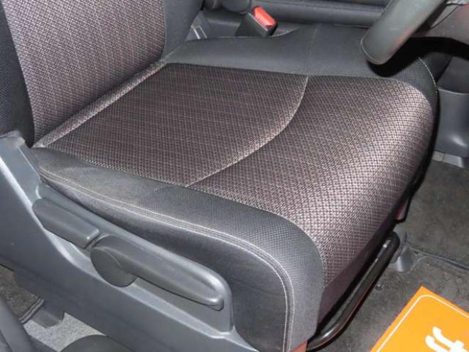セレナ2.0 ハイウェイスター Vセレクション+Safety 4WD　防錆塗装4WDTVナビBカメ後席モニタ 2000