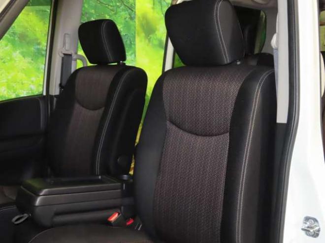 セレナ2.0 ハイウェイスター Vセレクション+Safety 4WD　防錆塗装4WDTVナビBカメ後席モニタ 2000