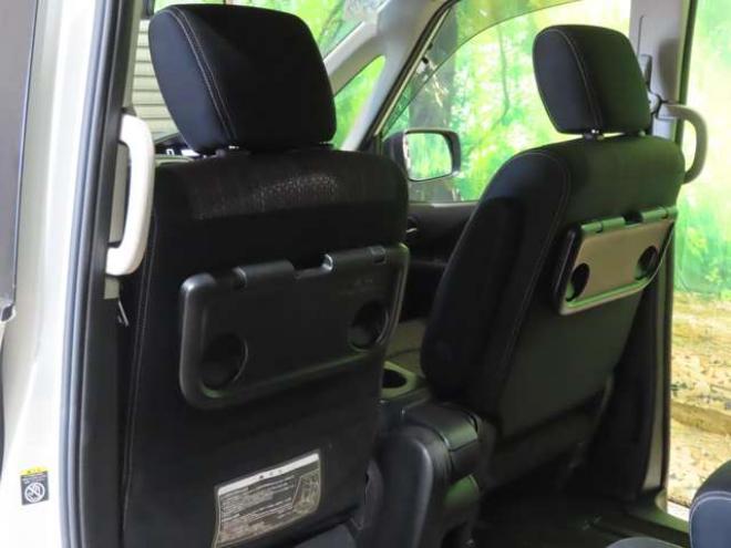 セレナ2.0 ハイウェイスター Vセレクション+Safety 4WD　防錆塗装4WDTVナビBカメ後席モニタ 2000