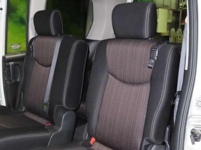 セレナ2.0 ハイウェイスター Vセレクション+Safety 4WD　防錆塗装4WDTVナビBカメ後席モニタ 2000