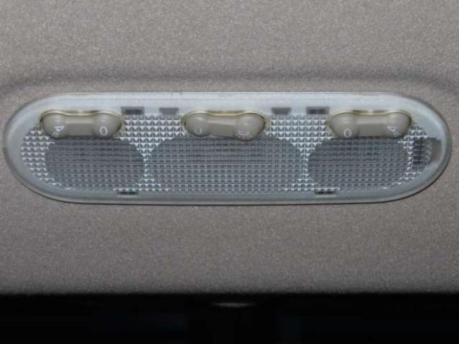 セレナ2.0 ハイウェイスター Vセレクション+Safety 4WD　防錆塗装4WDTVナビBカメ後席モニタ 2000