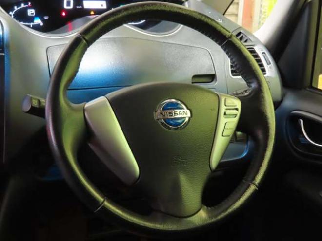 セレナ2.0 ハイウェイスター Vセレクション+Safety 4WD　防錆塗装4WDTVナビBカメ後席モニタ 2000