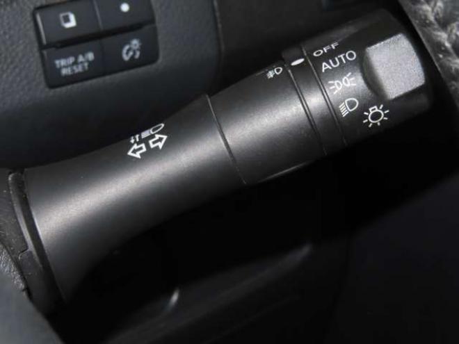 セレナ2.0 ハイウェイスター Vセレクション+Safety 4WD　防錆塗装4WDTVナビBカメ後席モニタ 2000