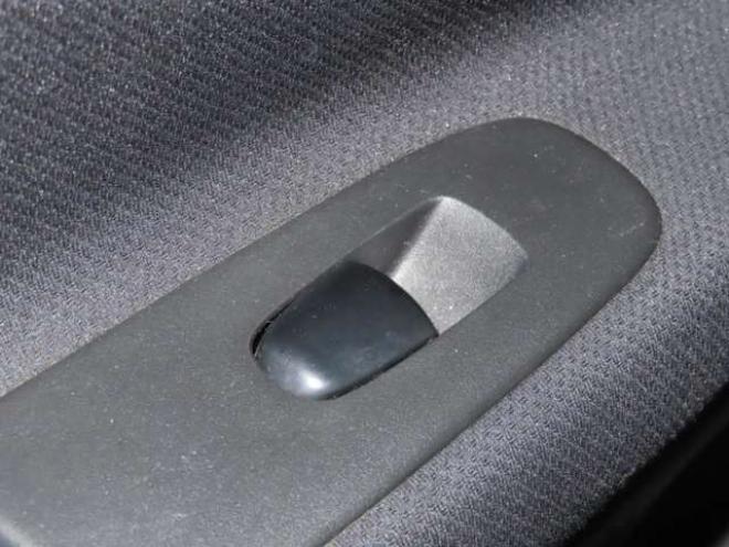 セレナ2.0 ハイウェイスター Vセレクション+Safety 4WD　防錆塗装4WDTVナビBカメ後席モニタ 2000