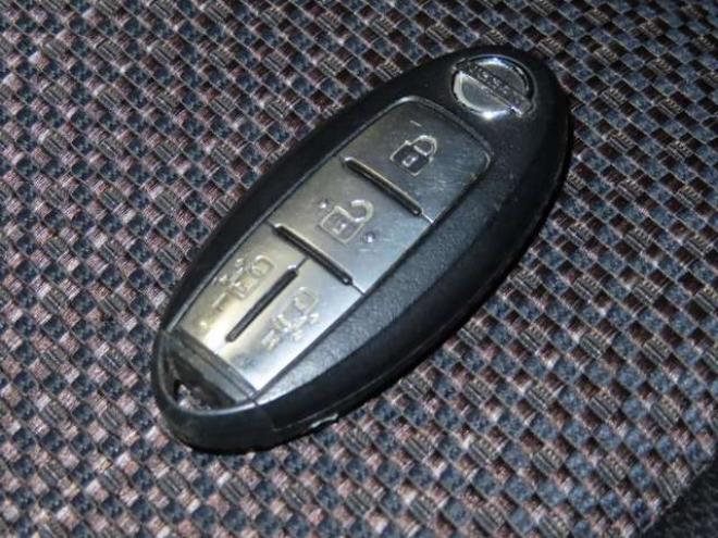 セレナ2.0 ハイウェイスター Vセレクション+Safety 4WD　防錆塗装4WDTVナビBカメ後席モニタ 2000