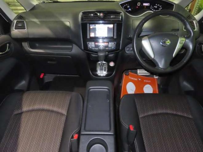セレナ2.0 ハイウェイスター 4WD　防錆塗装4WDTVナビBカメ後席モニタETCエンスタ 2000