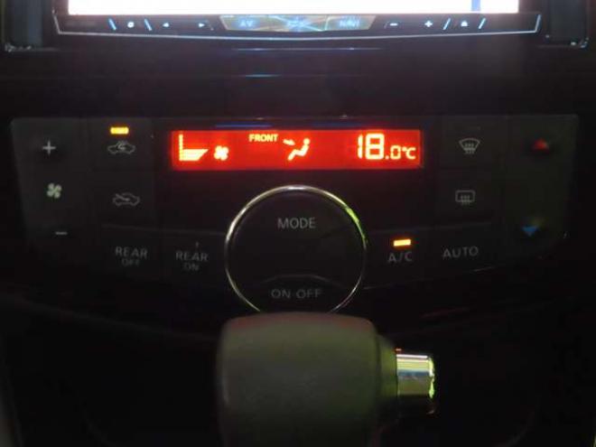 セレナ2.0 ハイウェイスター 4WD　防錆塗装4WDTVナビBカメ後席モニタETCエンスタ 2000