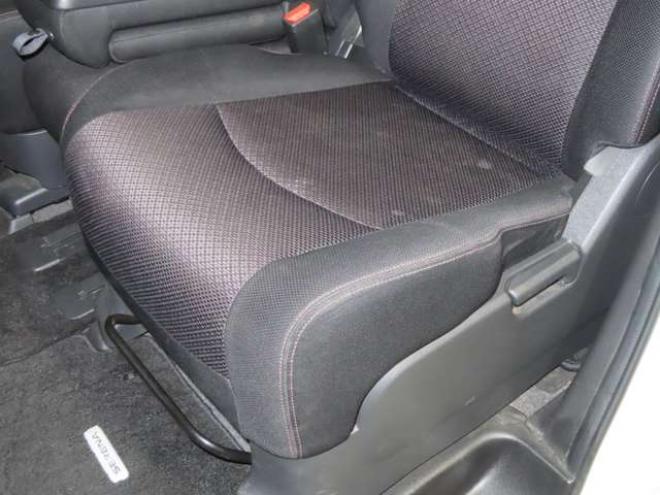セレナ2.0 ハイウェイスター Vセレクション 4WD　4WDTVナビBカメ 2000