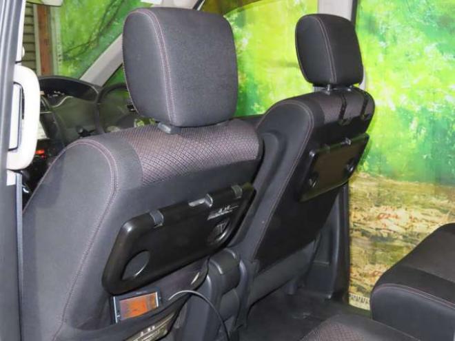 セレナ2.0 ハイウェイスター Vセレクション 4WD　4WDTVナビBカメ 2000