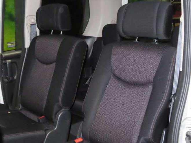 セレナ2.0 ハイウェイスター Vセレクション 4WD　4WDTVナビBカメ 2000