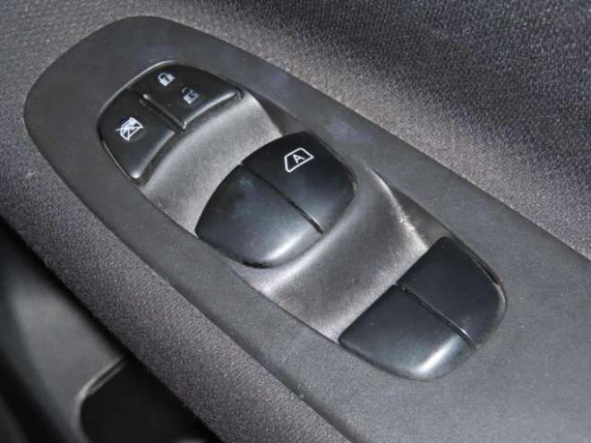 セレナ2.0 ハイウェイスター Vセレクション 4WD　4WDTVナビBカメ 2000