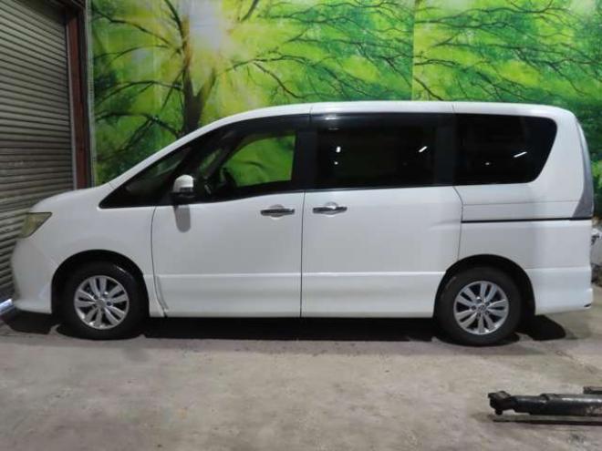 セレナ2.0 ハイウェイスター 4WD　防錆塗装4WDTVナビBカメETCエンスタドラレコ 2000