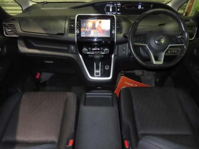 セレナ2.0 ハイウェイスター Vセレクション 4WD　防錆塗装4WDTVナビBカメ後席モニタETCエンスタ積込タイヤ 2000