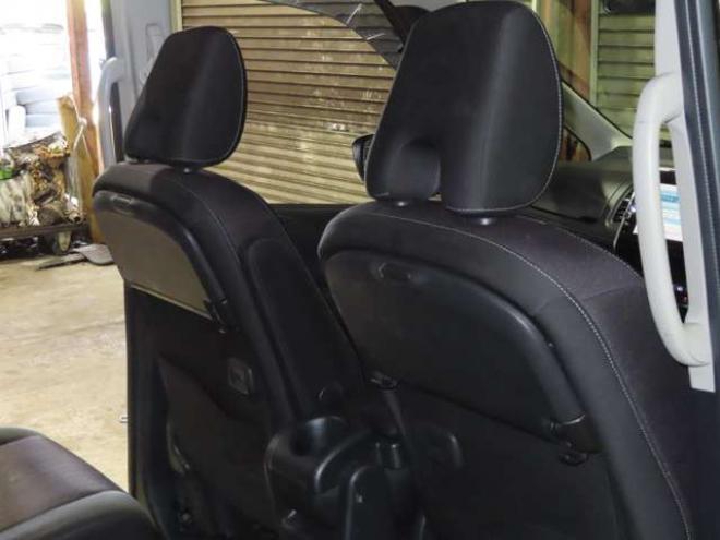 セレナ2.0 ハイウェイスター Vセレクション 4WD　防錆塗装4WDTVナビBカメ後席モニタETCエンスタ積込タイヤ 2000