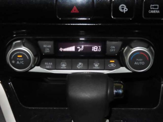 セレナ2.0 ハイウェイスター Vセレクション 4WD　防錆塗装4WDTVナビBカメ後席モニタETCエンスタ積込タイヤ 2000