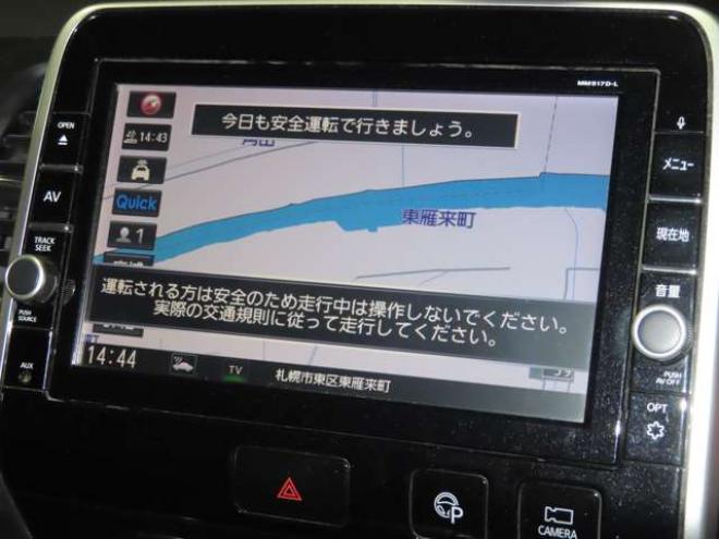 セレナ2.0 ハイウェイスター Vセレクション 4WD　防錆塗装4WDTVナビBカメ後席モニタETCエンスタ積込タイヤ 2000