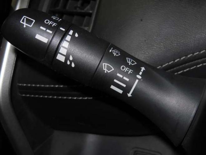 セレナ2.0 ハイウェイスター Vセレクション 4WD　防錆塗装4WDTVナビBカメ後席モニタETCエンスタ積込タイヤ 2000