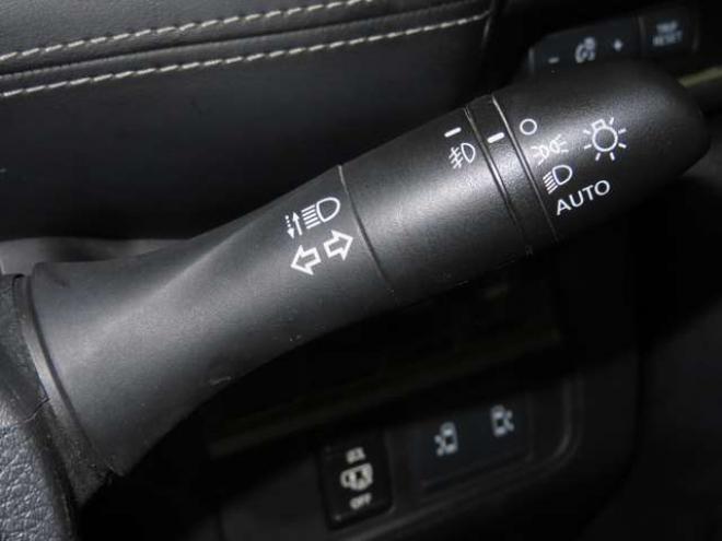 セレナ2.0 ハイウェイスター Vセレクション 4WD　防錆塗装4WDTVナビBカメ後席モニタETCエンスタ積込タイヤ 2000