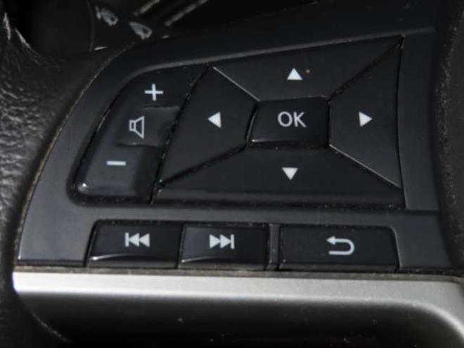 セレナ2.0 ハイウェイスター Vセレクション 4WD　防錆塗装4WDTVナビBカメ後席モニタETCエンスタ積込タイヤ 2000