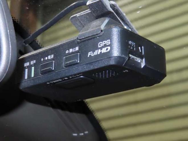 セレナ2.0 ハイウェイスター Vセレクション 4WD　防錆塗装4WDTVナビBカメ後席モニタETCエンスタ積込タイヤ 2000
