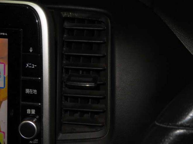 セレナ2.0 ハイウェイスター Vセレクション 4WD　防錆塗装4WDTVナビBカメ後席モニタETCエンスタ積込タイヤ 2000