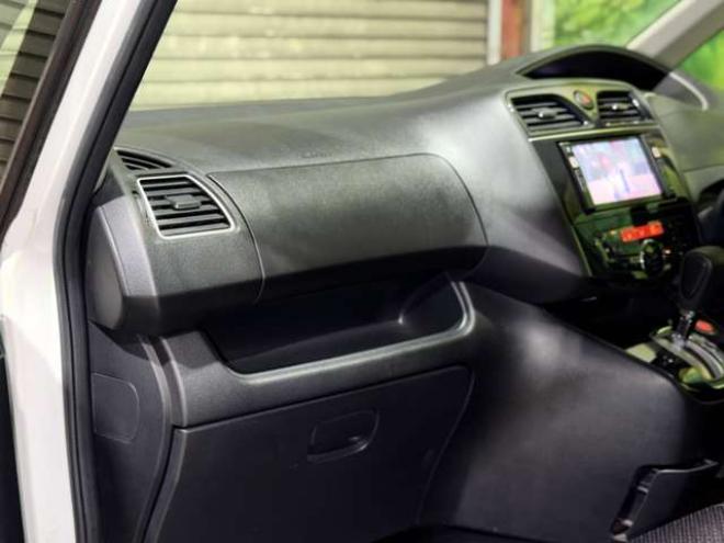 セレナ2.0 ハイウェイスター 4WD　防錆塗装4WDTVナビBカメエンスタ 2000