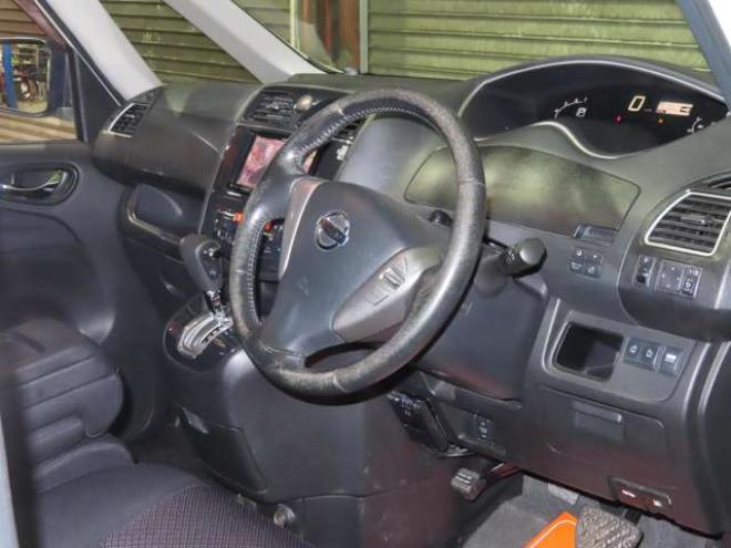 セレナ2.0 ハイウェイスター 4WD　防錆塗装4WDTVナビBカメETC後席モニタエンスタ 2000