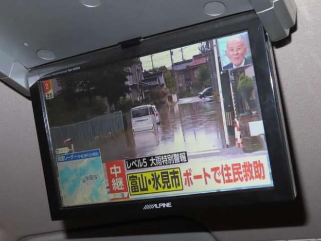 セレナ2.0 20X 4WD　防錆塗装4WDTVナビBカメ後席モニタエンスタETCドラレコ積込タイヤ 2000