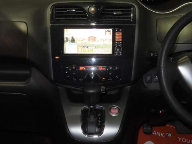 セレナ2.0 20X 4WD　防錆塗装4WDTVナビBカメ後席モニタエンスタETCドラレコ積込タイヤ 2000
