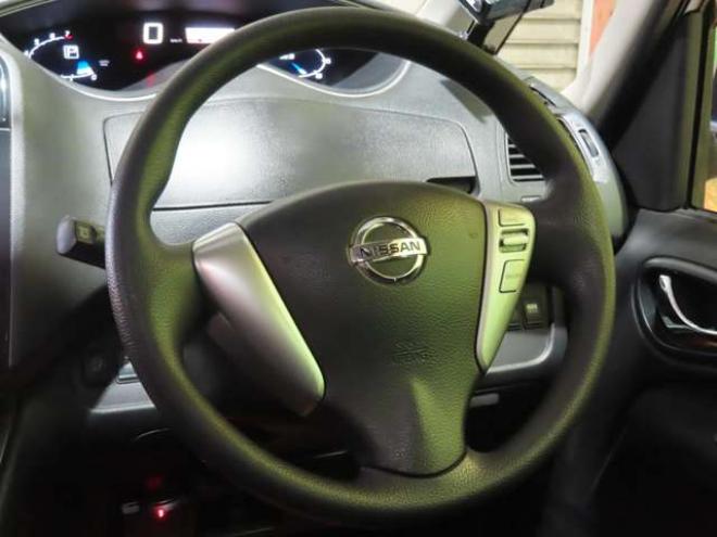 セレナ2.0 20X 4WD　防錆塗装4WDTVナビBカメ後席モニタエンスタETCドラレコ積込タイヤ 2000