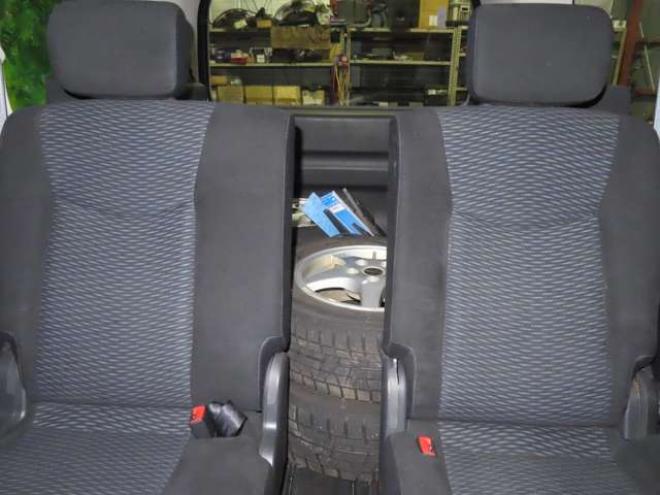 セレナ2.0 20X 4WD　防錆塗装4WDTVナビBカメ後席モニタエンスタETCドラレコ積込タイヤ 2000