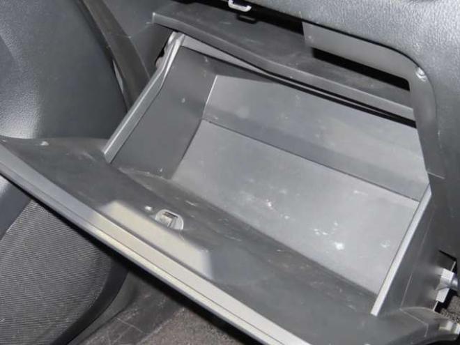 セレナ2.0 20X 4WD　防錆塗装4WDTVナビBカメ後席モニタエンスタETCドラレコ積込タイヤ 2000
