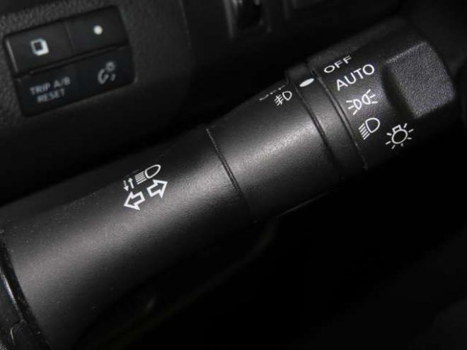 セレナ2.0 20X 4WD　防錆塗装4WDTVナビBカメ後席モニタエンスタETCドラレコ積込タイヤ 2000