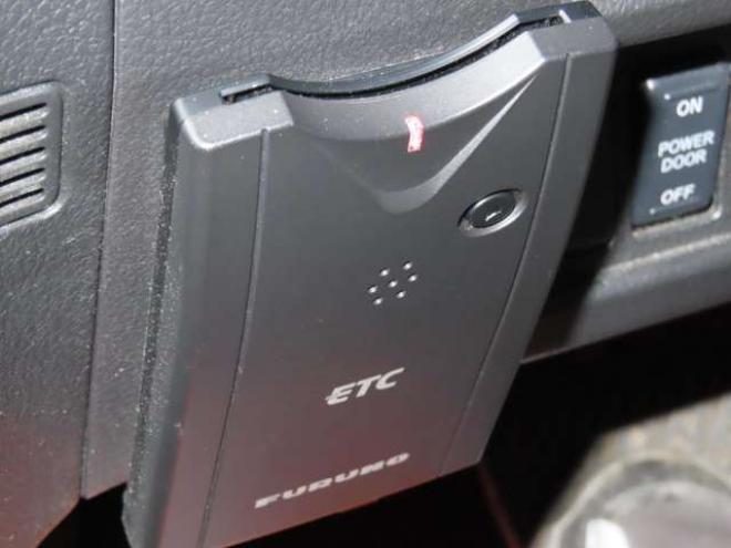セレナ2.0 20X 4WD　防錆塗装4WDTVナビBカメ後席モニタエンスタETCドラレコ積込タイヤ 2000