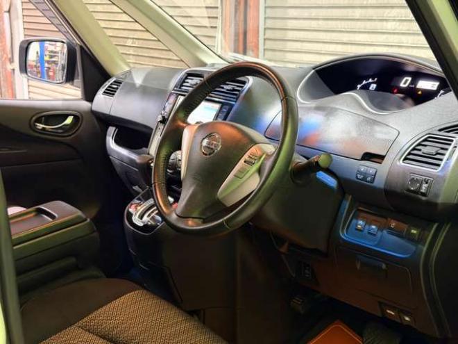 セレナ2.0 ハイウェイスター アドバンストセーフティ パッケージ 4WD　防錆塗装4WDTVナビBカメ後席モニタ 2000