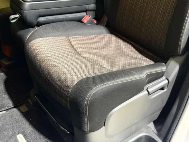 セレナ2.0 ハイウェイスター アドバンストセーフティ パッケージ 4WD　防錆塗装4WDTVナビBカメ後席モニタ 2000