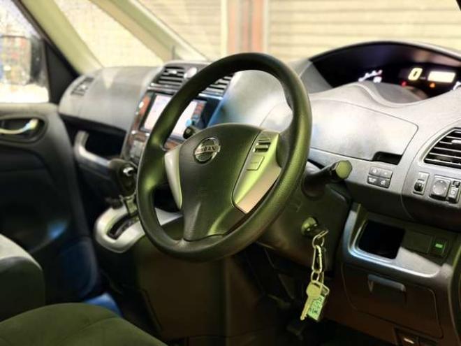 セレナ2.0 20S 4WD　防錆塗装4WDTVナビBカメエンスタETC 2000