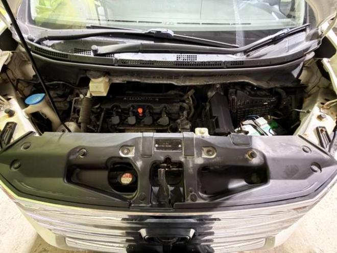 ステップワゴン2.0 スパーダ Z 4WD　防錆塗装4WDTVナビBカメETC 2000