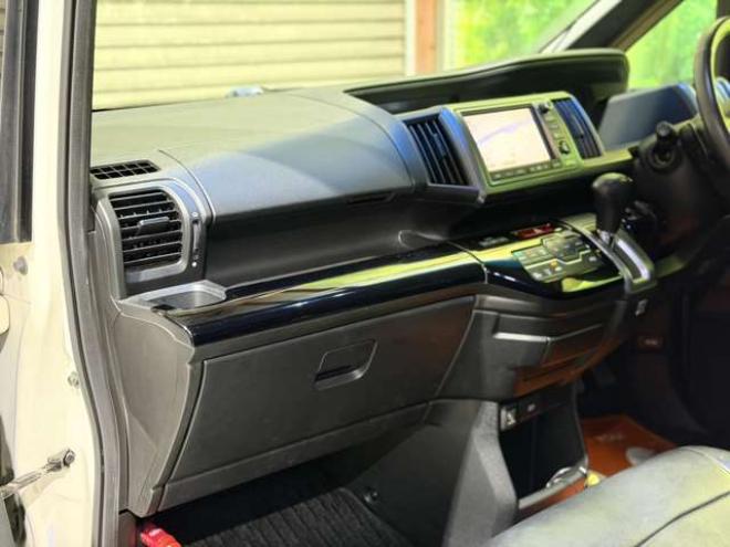 ステップワゴン2.0 スパーダ Z 4WD　防錆塗装4WDTVナビBカメETC 2000