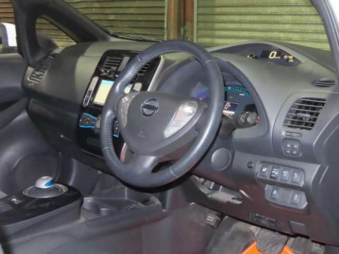 リーフG　TVナビBカメETC 2WD 不明