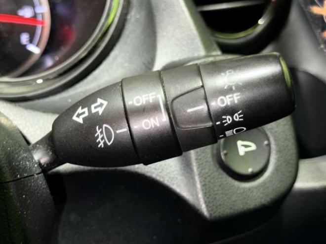 フィットシャトル1.5 15X 4WD　防錆塗装4WDキーレスTVナビETC 1500