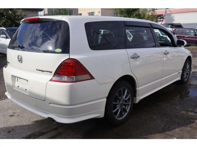 オデッセイ2.4 アブソルート 4WD　サンルーフ・インターナビ・バックカメラ・キーレス・タイミングチェーン式 2400