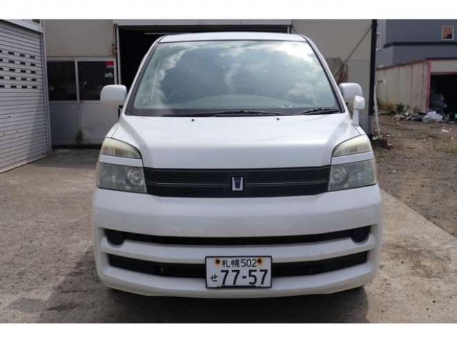 ヴォクシー2.0 X 4WD　5.9万キロ・ナビ・バックカメラ・エンジンスターター 2000