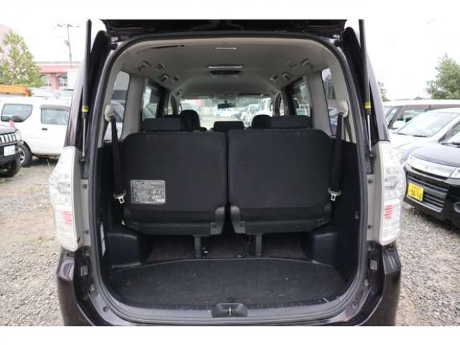 ヴォクシー2.0 ZS 煌II 4WD　スマートキー・ナビ・TV・バックカメラ・両側パワ-スライドドア・後期型 2000