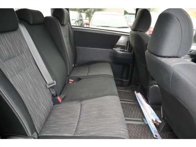 ヴォクシー2.0 ZS 煌II 4WD　スマートキー・ナビ・TV・バックカメラ・両側パワ-スライドドア・後期型 2000