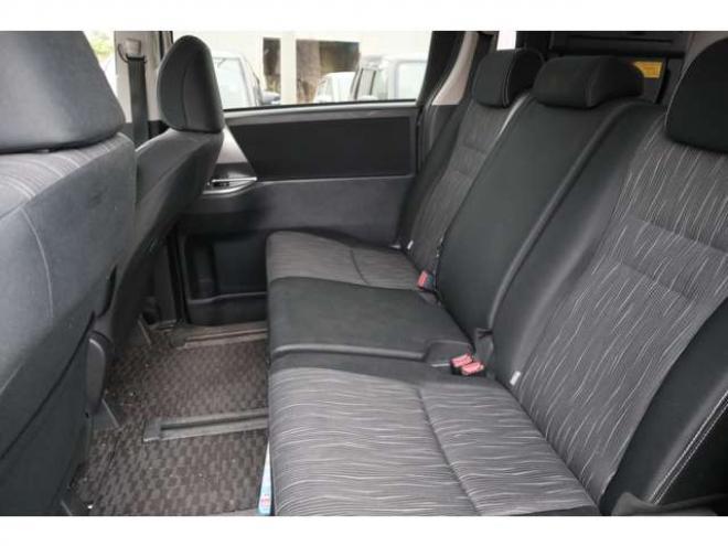 ヴォクシー2.0 ZS 煌II 4WD　スマートキー・ナビ・TV・バックカメラ・両側パワ-スライドドア・後期型 2000