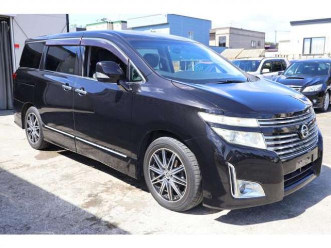 エルグランド2.5 250ハイウェイスター 4WD　8人乗り・パワースライドドア・ナビ・TV・バックカメラ・スマートキー 2500