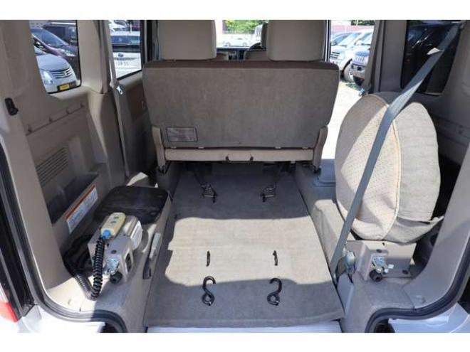 エブリイウィズ 車いす移動車 補助シート付 電動固定式 4WD　4.3万キロ・キーレス・電動ウインチ・スローパー・後部電動固定リアシート・リアヒーター 660