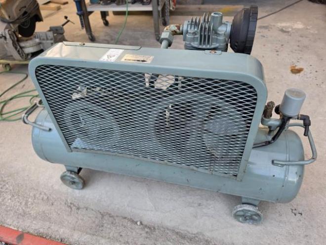 コンプレッサー日立ベビコン　2馬力　1.5kw 200v